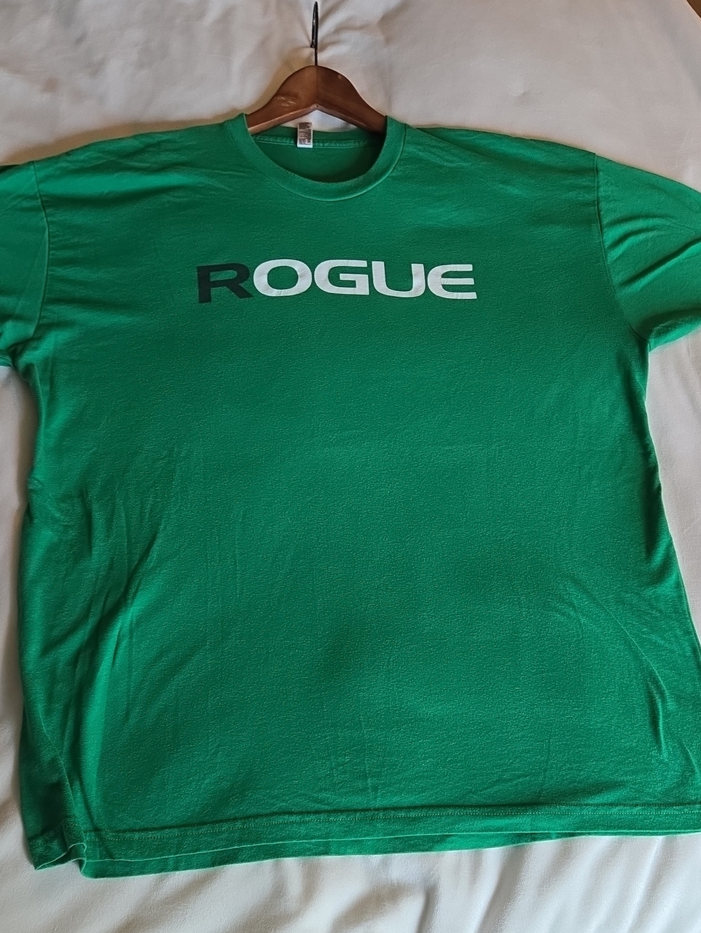 Rogue Men’s Kelly Green Tee with White & Black Logo